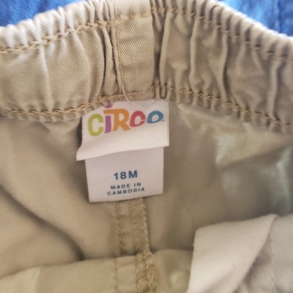 🔥4/$15🔥 Bundle 3 Pairs Shorts size 18 month Cargo shorts - Picture 3 of 10